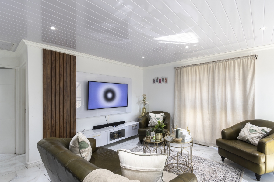 2 Bedroom Property for Sale in Admirals Park Western Cape